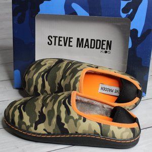Steve Madden Boy's Camo Slippers Youth Size M Shoe Size 1 2 3 Green Black